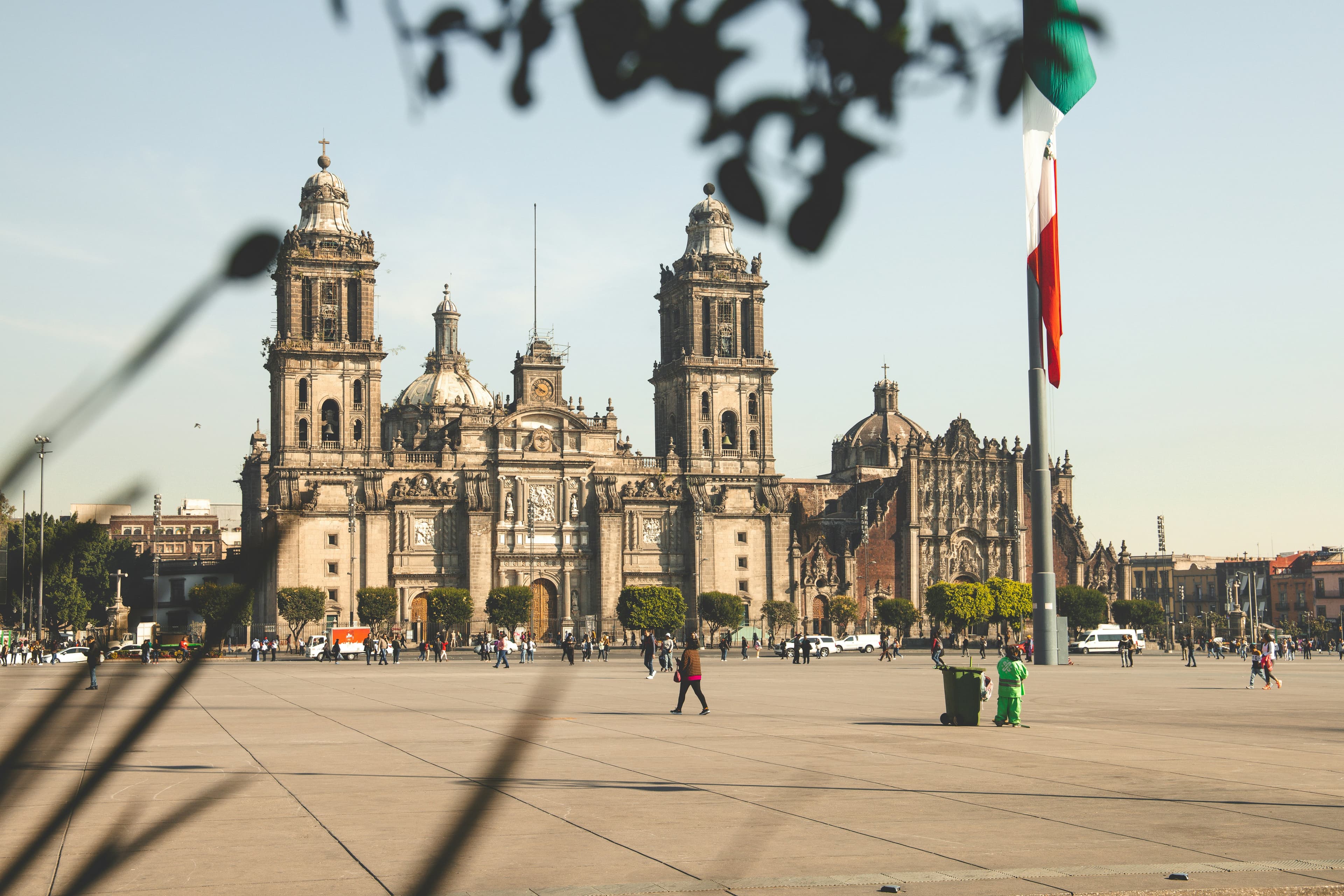 Cómo Constituir una Empresa en México sin Estar en el País: Guía Completa 2026